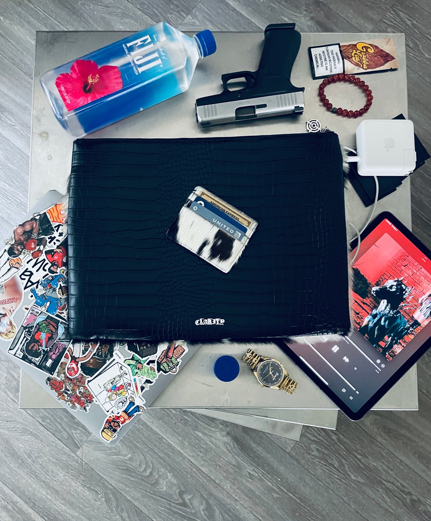 ‘Croc & Cow’ Laptop Container