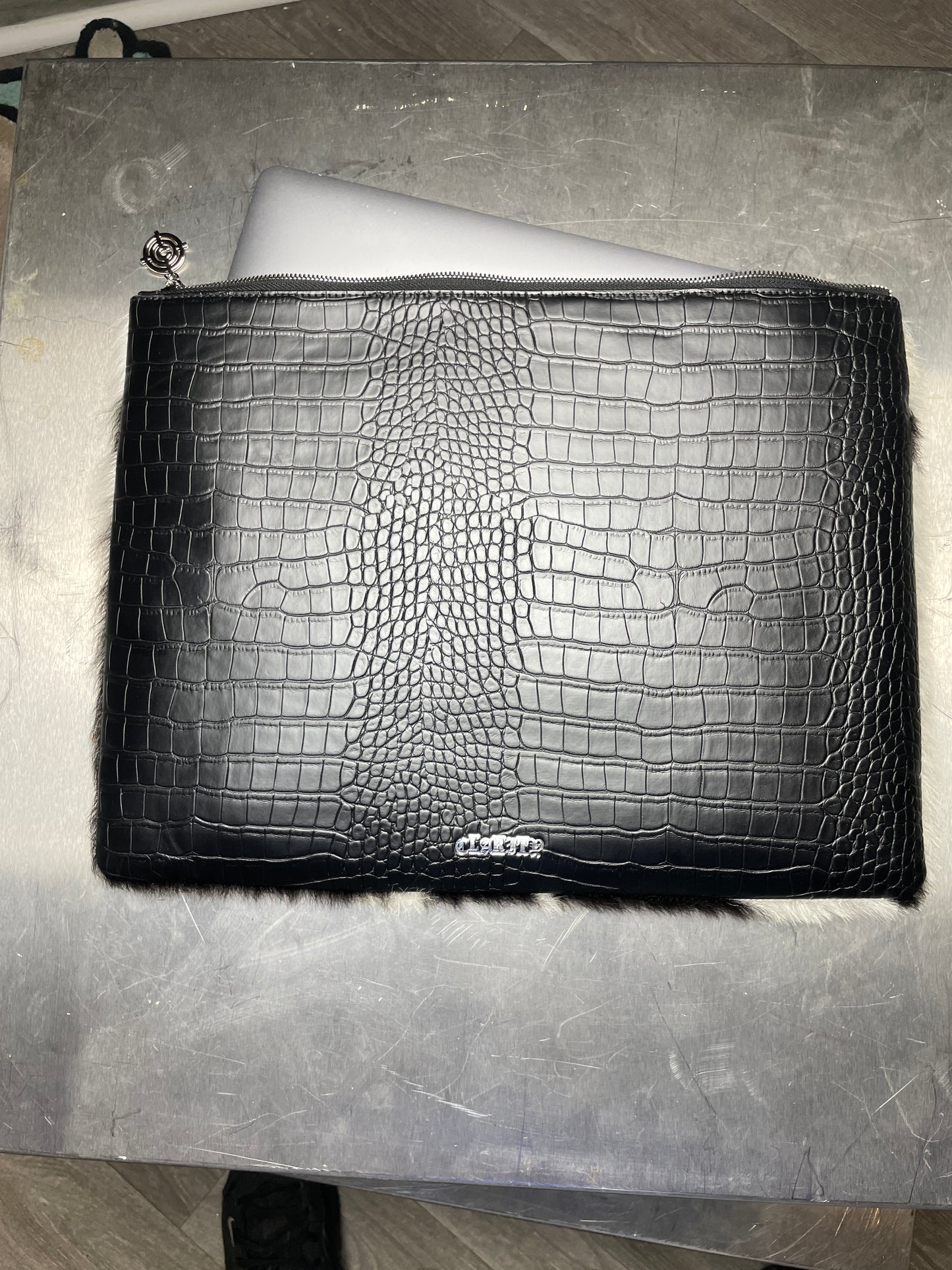 ‘Croc & Cow’ Laptop Container